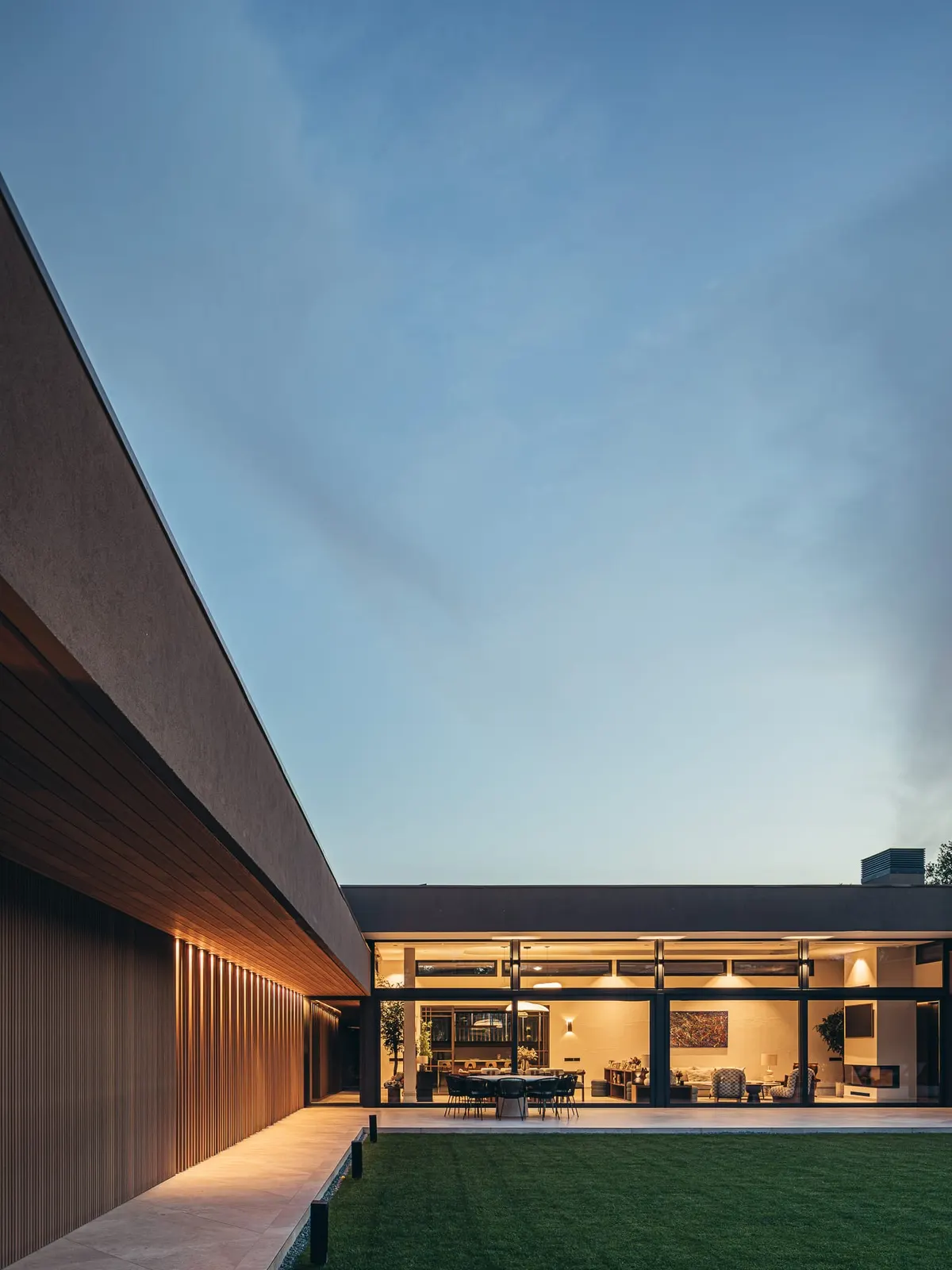 Espacio interior con luz tamizada